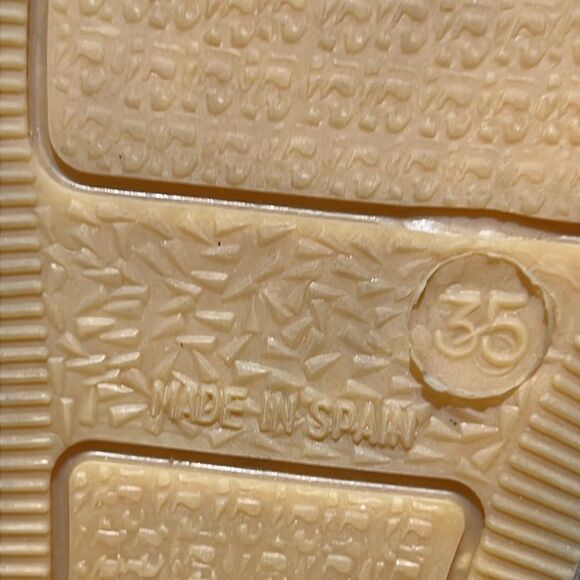 Guess gold sparkling Espadrille size 4.5/5.  B69 - Picture 14 of 14